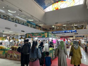 01. Suasana Pameran Makanan di Artos Mall