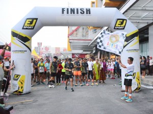 PENGIBARAN BENDERA START LEBA-RUN