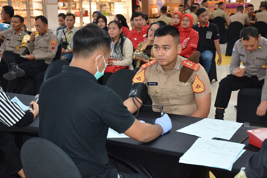 SCREENING KESEHATAN PESERTA SEBELUM DONOR DARAH